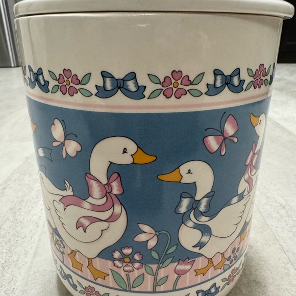 Vintage goose geese, kitchen storage canister container with lid ceramic - Picture 1 of 12